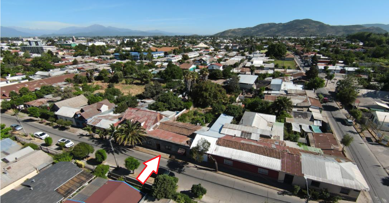 Vista aérea frontal del terreno